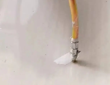 阆中瓷砖空鼓维修公司专业解答在瓷砖铺贴过程中，如果使用的砂料过粗（如全部使用了粗砂），可能会导致以下问题